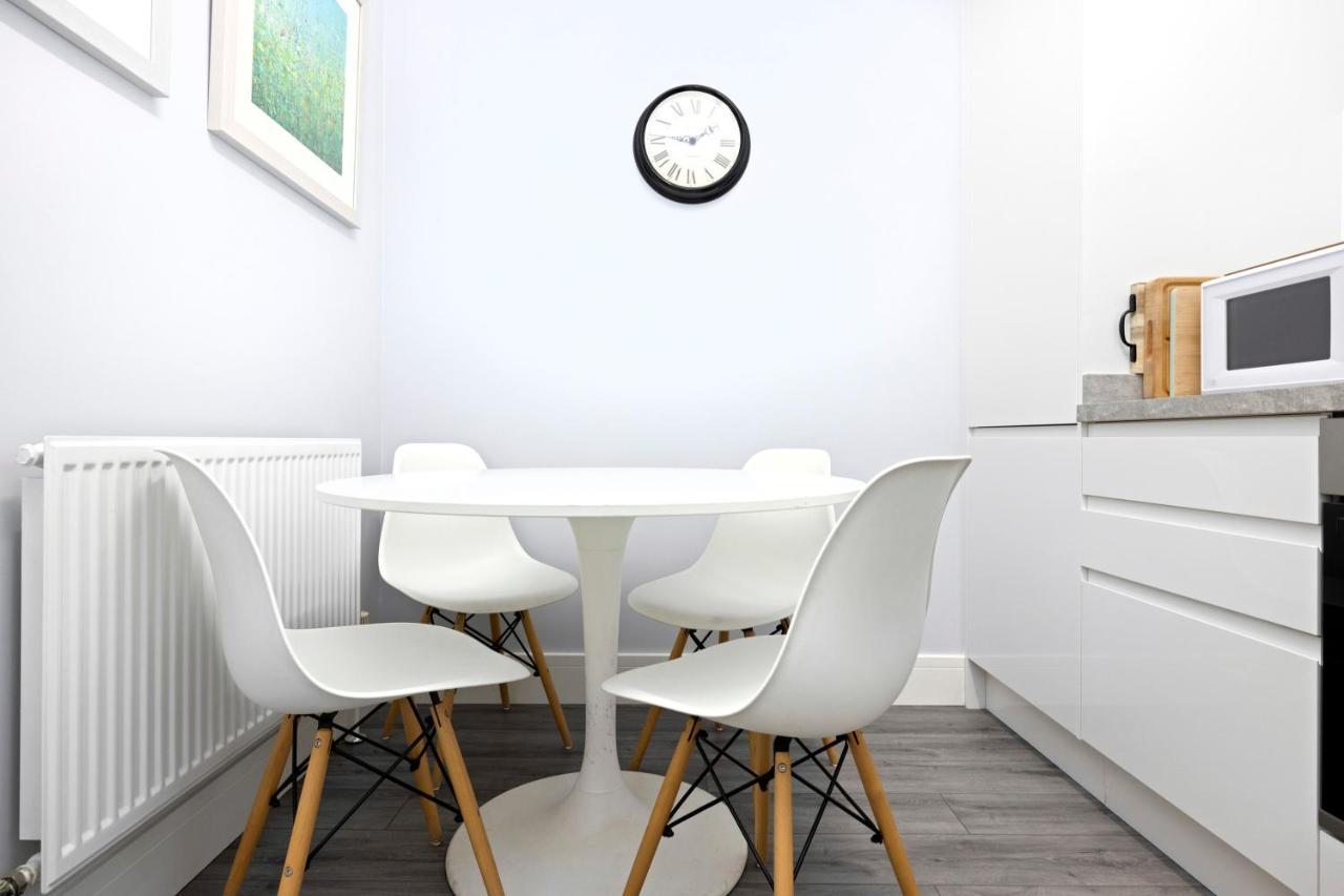 Апартаменты Joivy Modern Flat On Rose Street Эдинбург Экстерьер фото